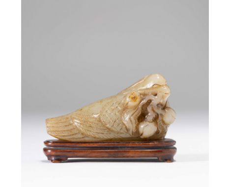 A CHINESE JADE PARROT-FORM ORNAMENT； H4.1cm，L7.6g；Jade 117g，Stand 16g；with stand;