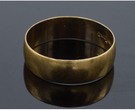 9ct gold band / ring. 2.1 grams. Size R/S.  