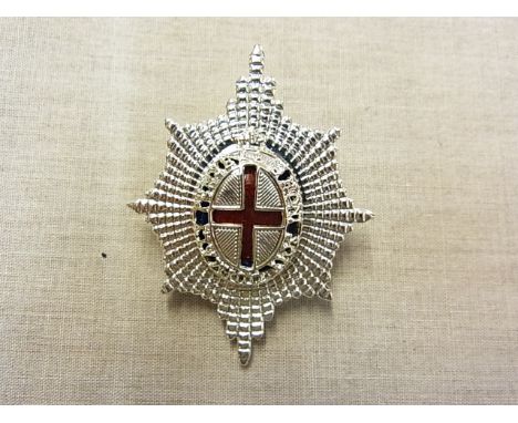 Coldstream Guards Officer's Modern Cap badge (White Metal and enamel, lugs) A fantastic looking badge.
