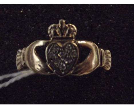 9 carat gold ring 