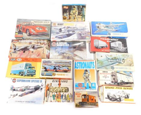 Airfix and other model kits, including Vought Kingfisher, Ferrari 250 G20 LM, Airfix refrigerator van, Porche 917, etc., boxe