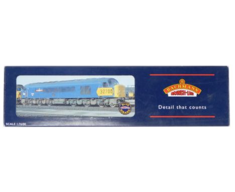 A Bachmann Branchline OO gauge Class 46 diesel locomotive, Leicestershire and Derbyshire Yeomanry, D163, BR green livery, 32-