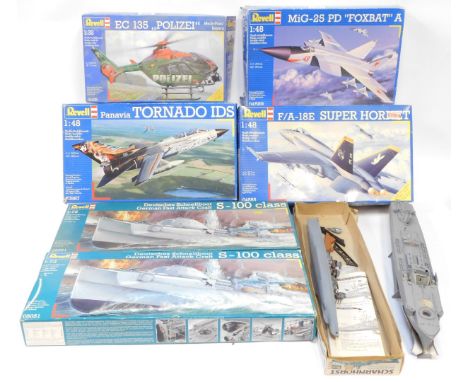 Revell model kits, including 04585 F/A-18E Super Hornet, Panavia Tornado RDS, MiG-25PD Foxbat A, EC135 Polzei Melk Pom and Ba