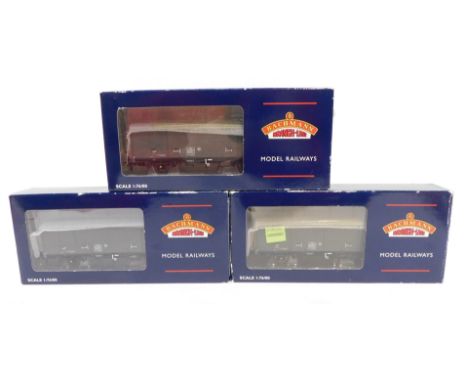 Bachmann Branchline OO gauge rolling stock, 38-142 twenty nine tonne sliding door box van, VDA Rail Freight Distribution, box