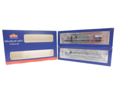 A Bachmann Branchline OO gauge Windhoff MPV two piece set, Network Rail livery, 31-575, boxed.  