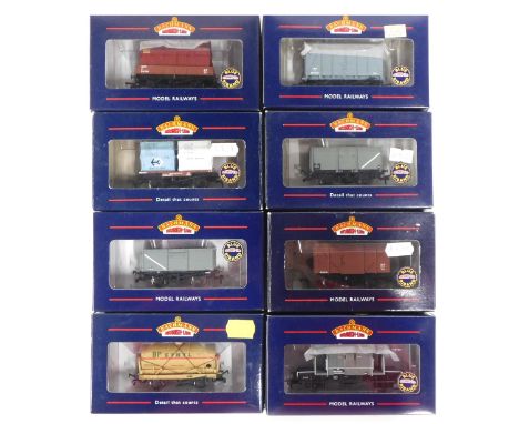 Bachmann Branchline OO gauge rolling stock, including 37-927 three plank wagon, BR with BD crimson container, 37-450A 16 tonn