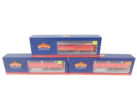 Bachmann Branchline OO gauge rolling stock, comprising 39-760 BR MkI POT coach TPO stowage van, Royal Mail Letters red livery