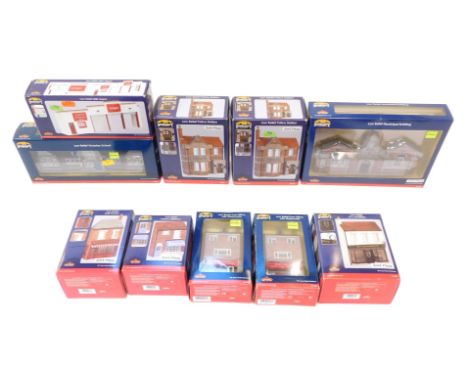 Bachmann Branchline OO gauge Scenecraft Low Relief buildings, including 44-270 Low Relief Municipal Building, 44-257 Low Reli