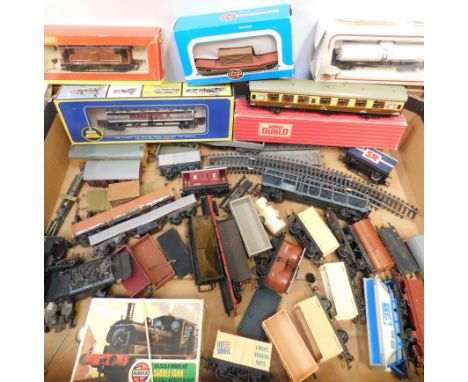 Hornby, Bachmann and other OO gauge and HO gauge rolling stock, including Insul-Fish vans, Lowmac wagon, white metal locomoti