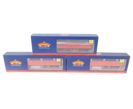 Bachmann Branchline OO gauge rolling stock, comprising 39-765 BR MkI POT coach TPO stowage van, Royal Mail TPO red livery, 39