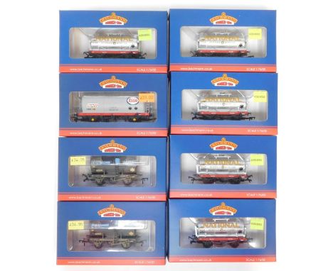 Bachmann Branchline OO gauge rolling stock, comprising 37-659C 14 tonne tank wagon National Mobile, silver livery (x4), 37-57