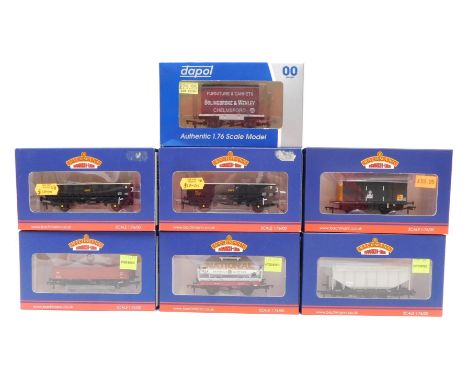 Bachmann Branchline and Dapol OO gauge rolling stock, including 38-011B MFA open box mineral wagon EWS (ex load haul), 38-604
