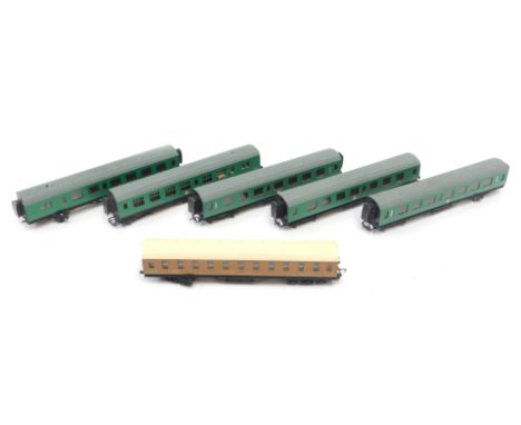 Exley OO gauge coaches, including S6666S open coach, S8886S First Class coach, S1818S First Class coach, etc. (1 tray) 