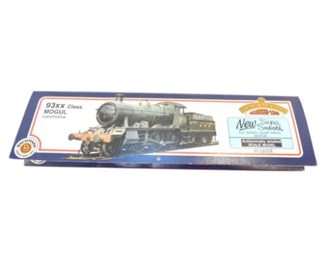 A Bachmann Branchline OO gauge Class 42 Warship diesel locomotive Grenville, BR green weathered, 32-058, boxed. 