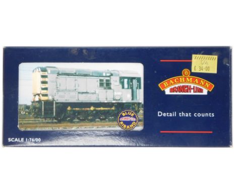 A Bachmann Branchline OO gauge Class 08 diesel shunter, D3729, BR green livery, 32-101, boxed. 