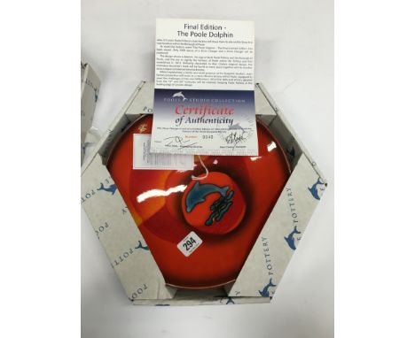 A Poole Pottery Living Glaze dish, "Final Edition" from a Limited Edition, boxed with Certificate (10 inches diameter).
