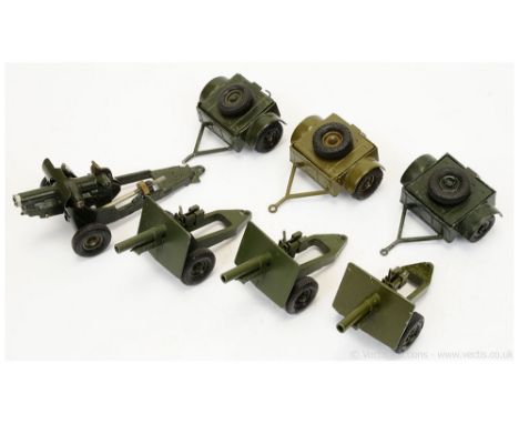 Britains - Artillery Pieces [Post War Issues], comprising: 4 x Various Guns, Includes: 25 PDR Howitzer &amp; 4.5" Howitzer &a