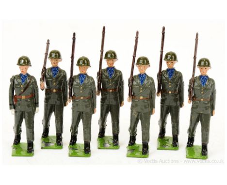 Britains - Set 2033 - United States Infantry [1960 version], comprising: Marching Empty Handed Officer &amp; 6 x Infantry Mar