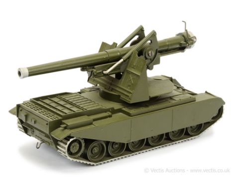 Britains - Set 2175 - Self Propelled 155mm Gun, comprising: 155mm Gun Mounted onto the Centurion Tank Chassis Finished in Mat