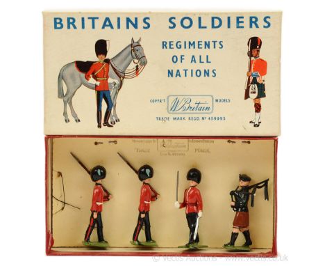 Britains - Set 2123 ["Half"' Set] - The Irish Guards [1957 version], comprising: Officer with Drawn Sword, Piper &amp; 2 x Gu