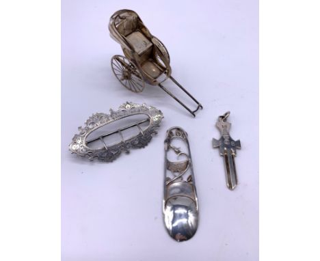 Elizabeth II silver arts &amp; crafts caddy spoon marked for 1989 by National Trust For Scotland, Birmingham silver key penda