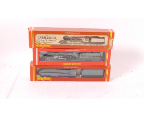 Hornby (Margate) OO Gauge LNER Locomotives, comprising R398 A1 class 'Flying Scotsman' no 4472 and R188 class B17/4 'Arsenal'