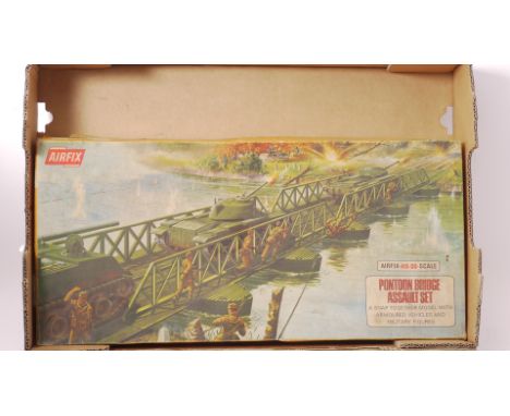 Airfix Pontoon Bridge Assault Set, A boxed 1765, OO scale set with boxed figures, appears to be minus one dinghy, otherwise l