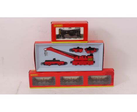 Hornby (China) OO Gauge Diesel Locomotive and Stock, comprising R2333 0-6-0DS no 08 642 in lined black 'BRML Eastleigh Works'