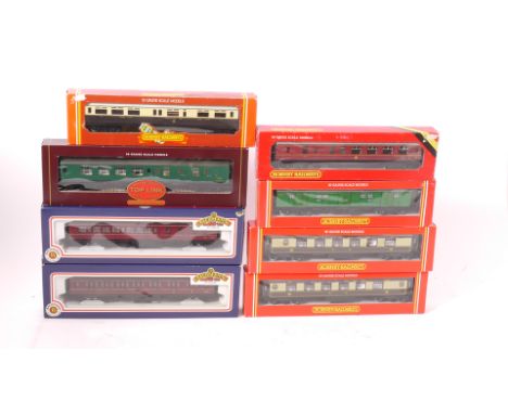 Assorted OO Gauge Coaches by Bachmann and Hornby, including two Bachmann 57' corridor coaches in BR maroon, two Hornby R223 P