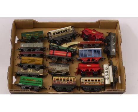 A Collection of Hornby O Gauge Clockwork Trains Track and Accessories, including boxed no 101 tank locomotive in LNER green, 