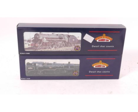 Bachmann OO Gauge DCC-fitted BR Standard Class Locomotives, ref 32-502, class 5MT no 73082 'Camelot' and 32-355, class 4MT ta