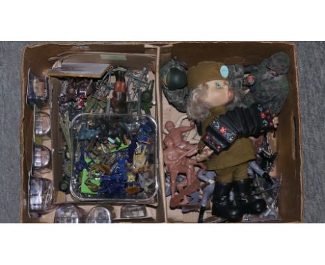 Plastic and metal Military figures by various makers seven Del Prado WW11 Figures in original bubble packs and seven unboxed,