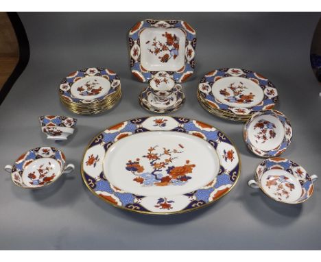 Spode - Top Quality Bone China Dinner and Tea Service, Pattern - Shima From A Spode Design of 1821, Num Y8172. Comprises 5 Tw