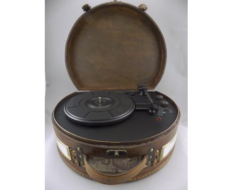 Steepletone Retro Style Portable Record Player, in working order and with instructions.