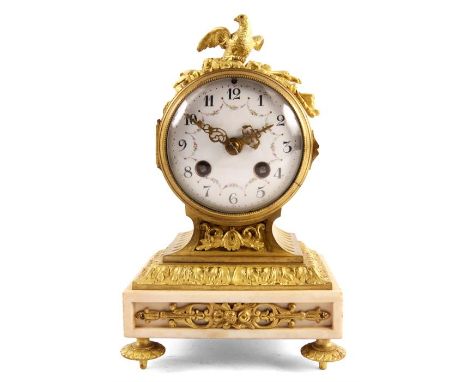 A LATE 19TH CENTURY FRENCH GILT BRASS AND WHITE MARBLE DRUM- HEAD MANTEL CLOCK OF SMALL SIZE with cast leaf work base on turn