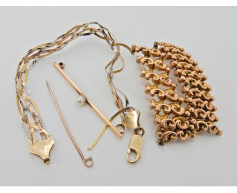 A collection of 9ct items (af) to include a flexine bracelet, pearl brooch etc  Condition Report: 