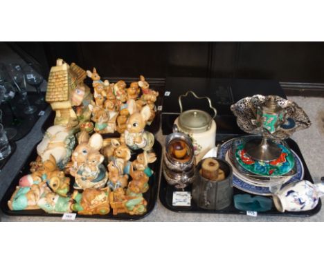 Various Pendelfin figures including Father Rabbit, Mother &amp; Baby, Crocker, The Thumper etc, cased set of six Rennie Macki