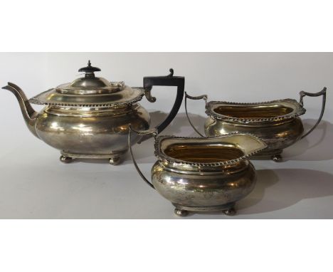 A three piece silver tea service, Sheffield 1915, 1226gms  Condition Report: 