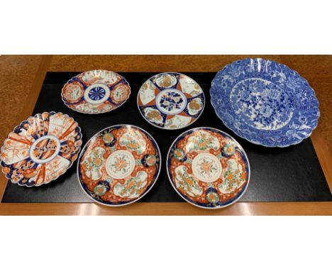 A quantity of ceramic plates to include Imari pattern examples &amp; blue &amp; white charger