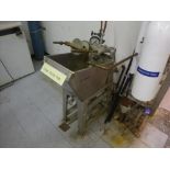leak detector, s/s (2nd Floor, Lab)