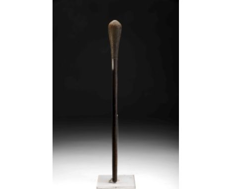 A Porrinho (club), wood, carved decoration "Geometric motifs"., Angolan - Tshokwe (related peoples), 19th/20th C., minor defe