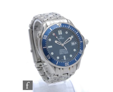 A gentleman's stainless steel Omega automatic Seamaster Professional Chronometer, luminous batons and date facility to a wate