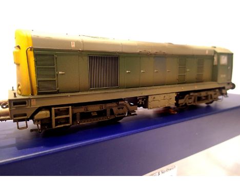 Bachmann 32-034A Class 20, BR Green 20141, weathered in very near mint condition, boxed. P&amp;P Group 1 (£14+VAT for the fir