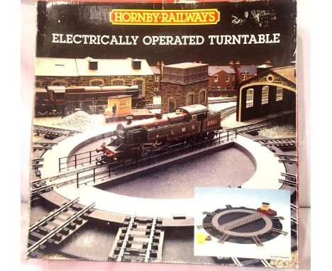 Hornby electrically operated turntable, boxed. P&amp;P Group 2 (£18+VAT for the first lot and £3+VAT for subsequent lots) 