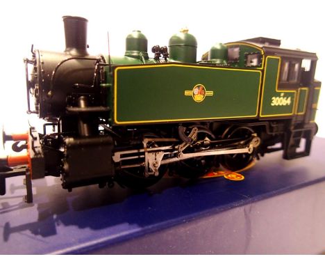 Bachmann MR104, VSA Class 0.6.0 Tank, BR Lined Green, 30064, Late Crest, Model Rail Exclusive, in very near mint condition, b