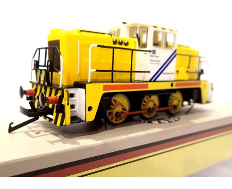 Oxford Rail GV2013, Janus 060 Diesel, British Steel Corporation M5 Yellow/White, in excellent to very near mint condition, bo