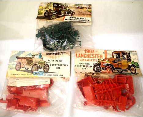 Three Airfix 1/32 scale Veteran cars kits, 1910 Ford Model T, all in bags/tender cards. P&amp;P Group 1 (£14+VAT for the firs