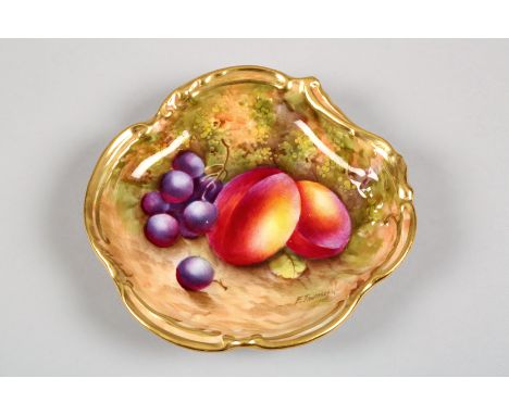 Royal Worcester shaped dish, hand painted fallen fruit signed Townsend, date coded 1941. 12cm diameter 