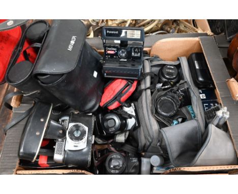 A cased pair of Minolta Standard Zoom 7-21x50 binoculars to/w a pair of Pathescope binoculars and a boxed Kowa YF series pair