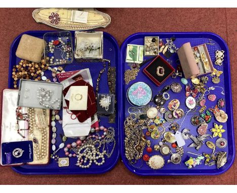 A Mixed Lot of Assorted Costume Jewellery, including assorted brooches, bead necklaces, earrings, imitation pearls, dress rin